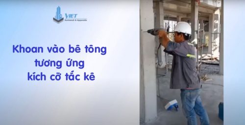 Khoan một lỗ vào bê tông